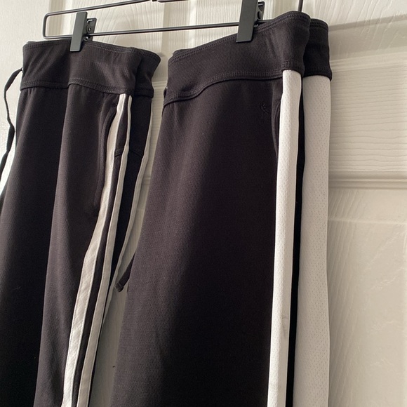 2 pairs Danskin lounge capris - Picture 3 of 5